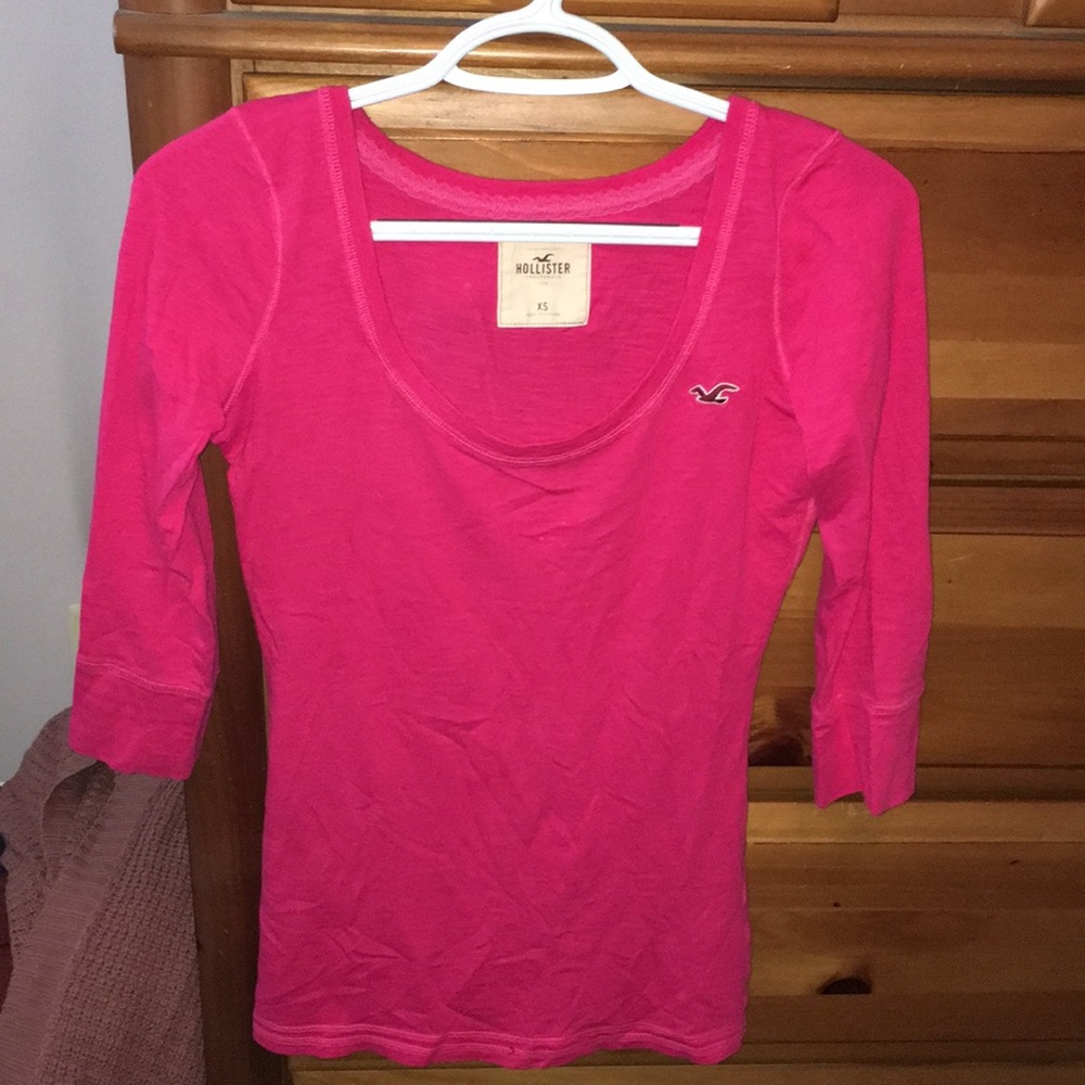 Quarter sleeve top, size small